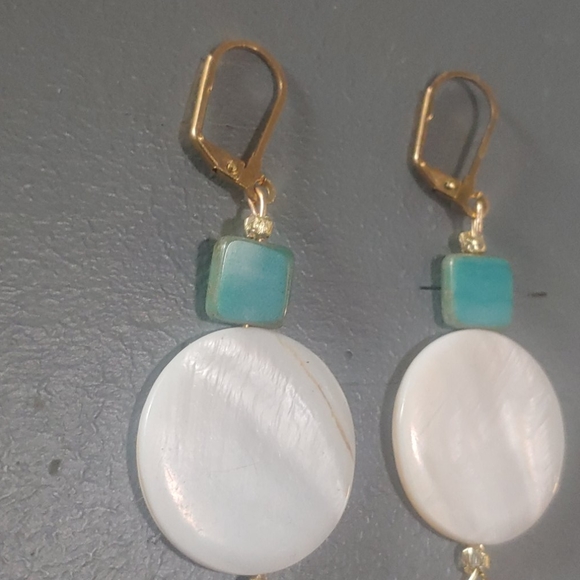 Handmade Tassle Dangle Earrings Gold & Fringe - Picture 3 of 4